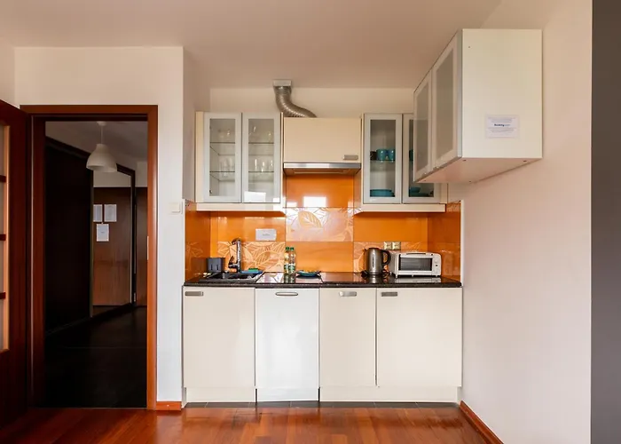 Marina Cosy By Bookinghost